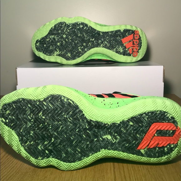 Adidas Dame 6 Basketball shoe. Size 9 Mens - Picture 3 of 8